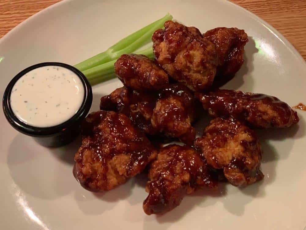 Celery and sauce are often enough for Honey Bbq Boneless Wings
