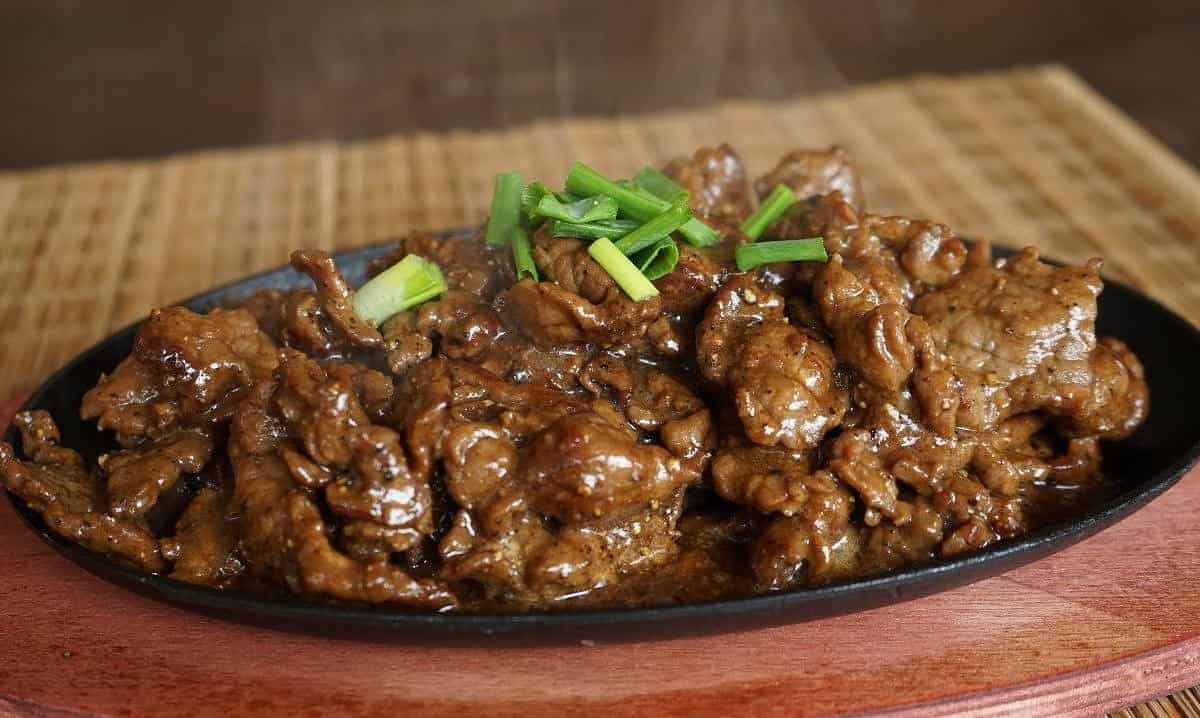  Get ready to sizzle up some deliciousness with this Black Pepper Steak recipe!