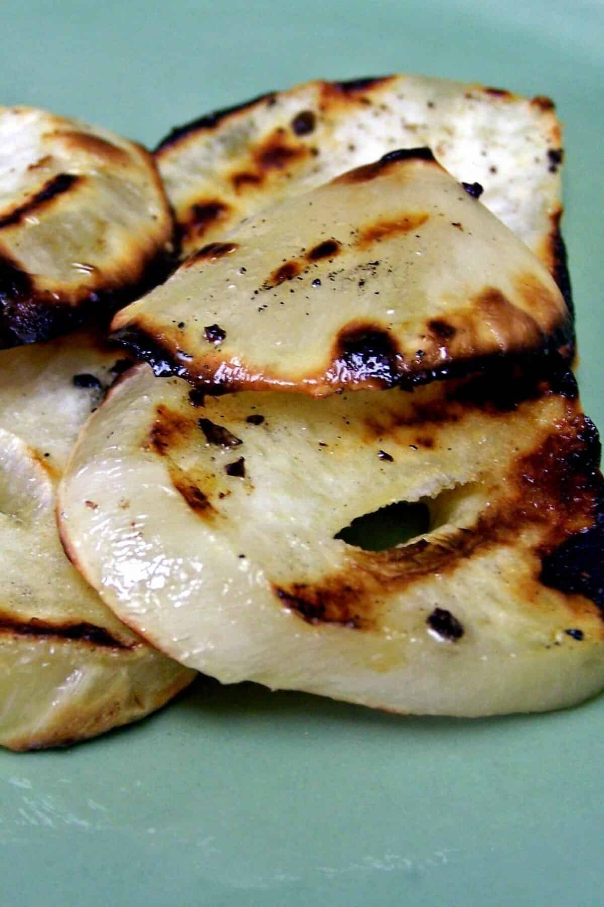 Mouth-Watering Grilled Elephant Garlic – A Must-Try Recipe