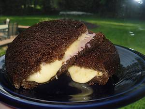 Grilled Gouda Cheese Sandwiches With Smoked Ham and Pumpernickel