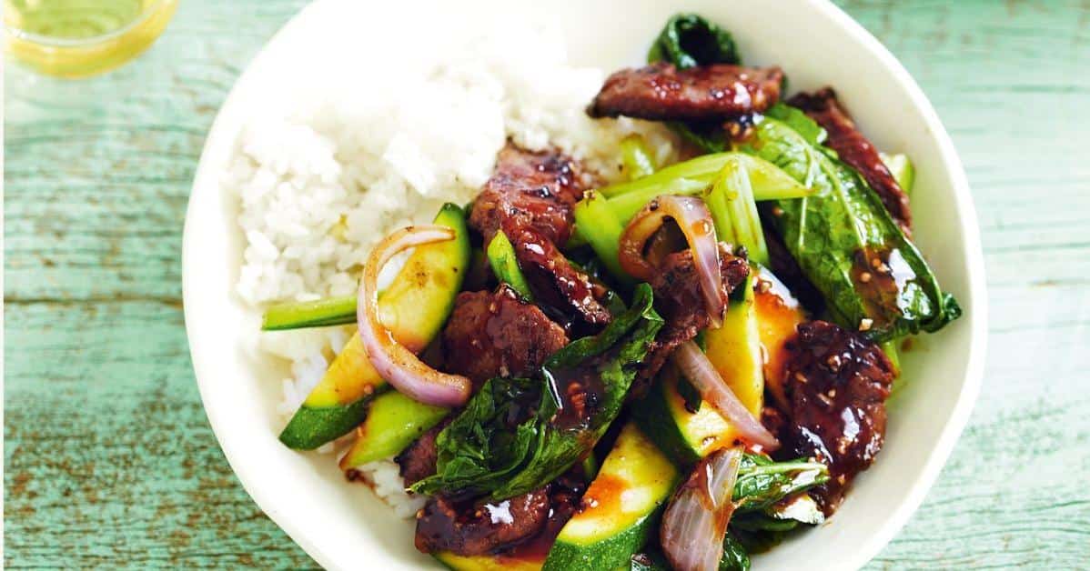 Heat up your kitchen with this sizzling Pepper Steak Stir Fry!