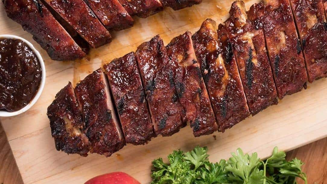  The perfect summer BBQ recipe: pork riblets with homemade sauce